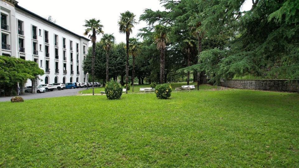 Balneario De Cestona Hotel Zestoa Bagian luar foto